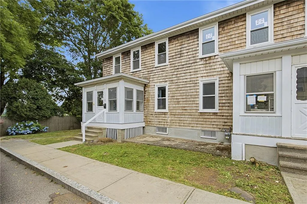 19-21 Princeton St Condominiums — Photo 1