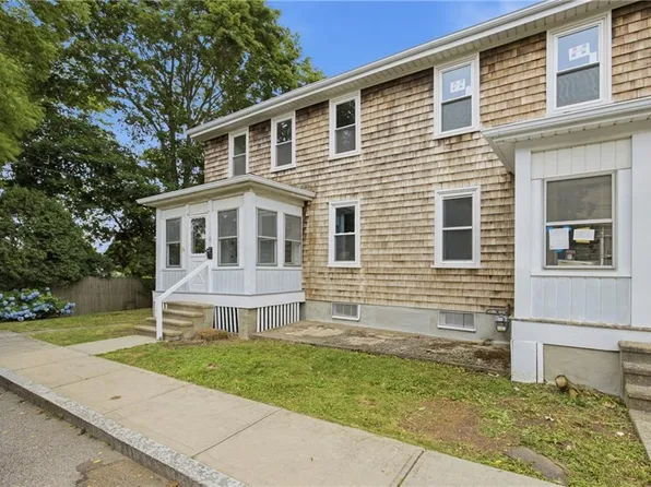 19 Princeton St, Newport, RI 02840