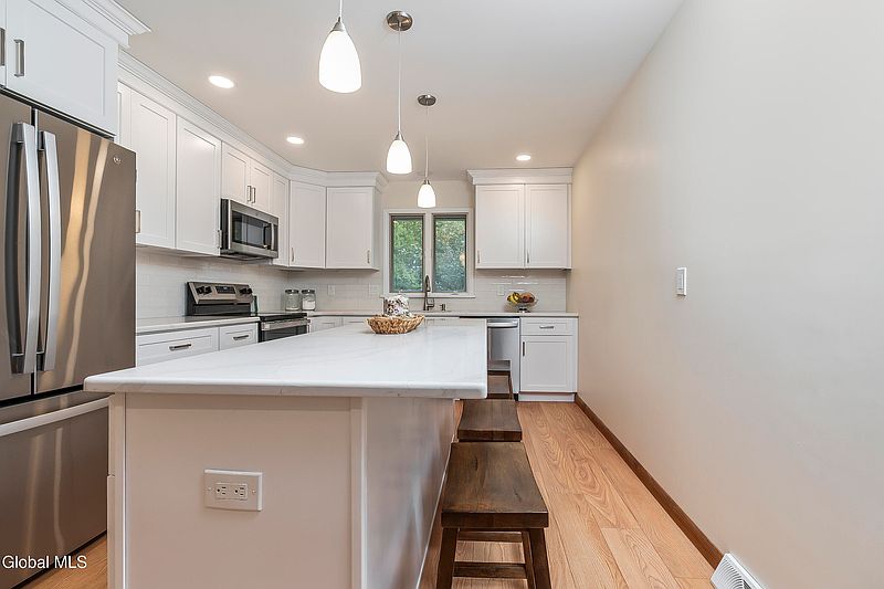 4th image of 80 Wertman Lane