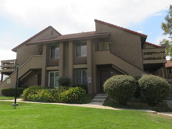 3rd image of 1501 Border Ave APT B
