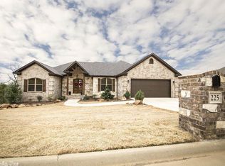 225 Maumelle Valley Dr, Maumelle, AR 72113