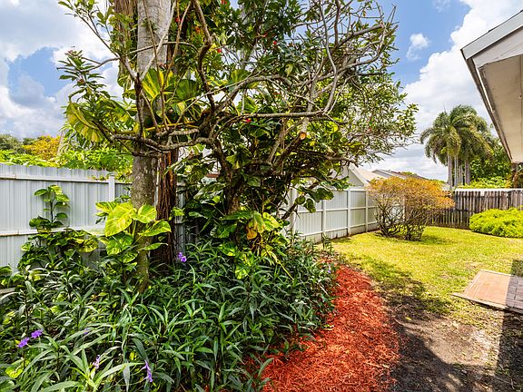 3rd image of 8210 SW 41st Street