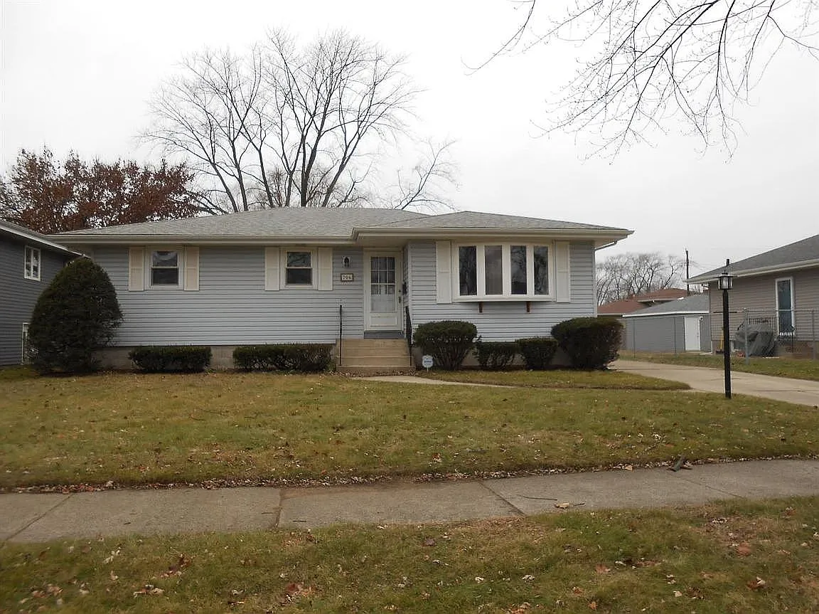 706 N Ernest Ave photo 1