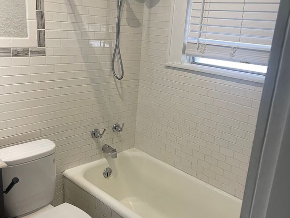4th image of 4038 Byers Ave #B