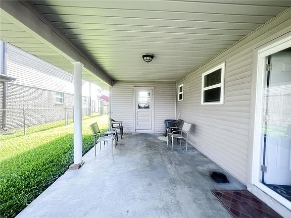 5th image of 1712 Robin Dr