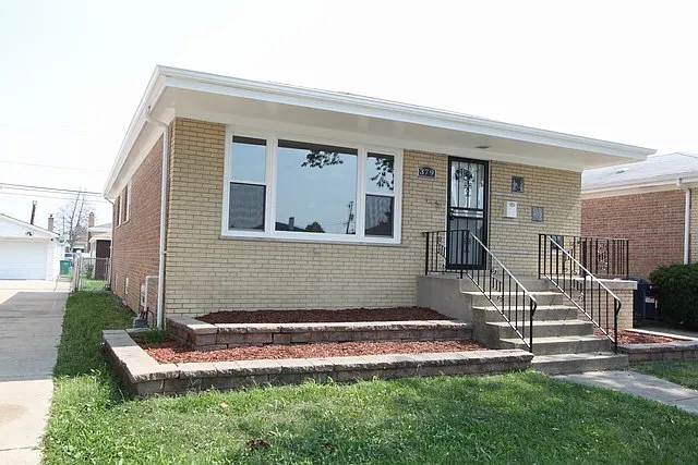 379 Calhoun Ave photo 1