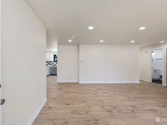 4th image of 21847 32nd Pl S