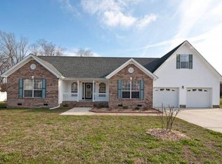 5772 Sundown Ct, Ooltewah, TN 37363