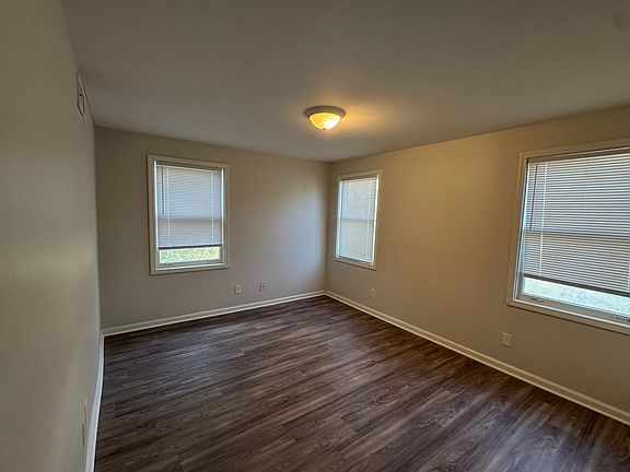 2nd image of 3206 Wellington Rd #D-324