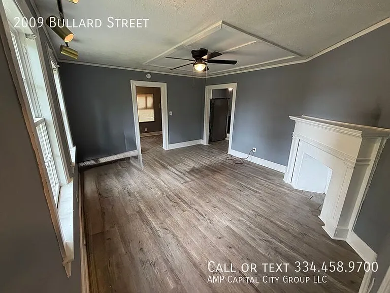 2009 Bullard St — Photo 5