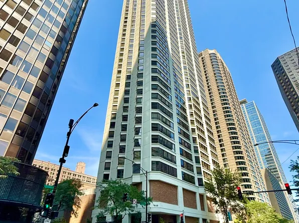 400 E Ohio St APT 4702, Chicago, IL 60611