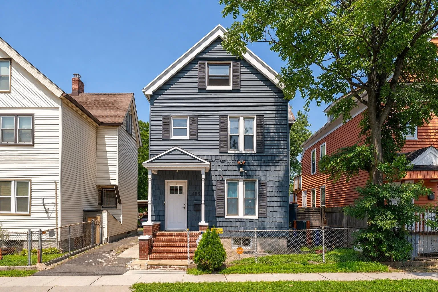 4 bed, 1.0 bath, $2,850 — Photo 1