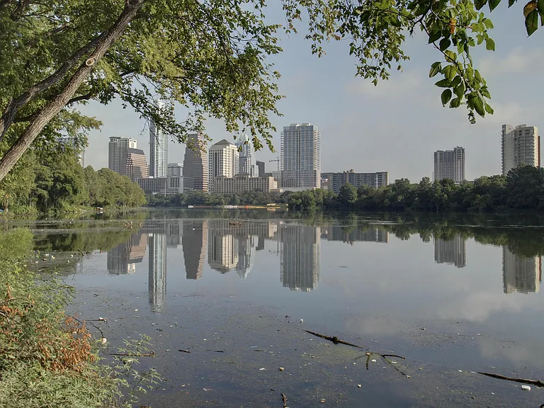 500 E Riverside Dr #136 — Photo 1