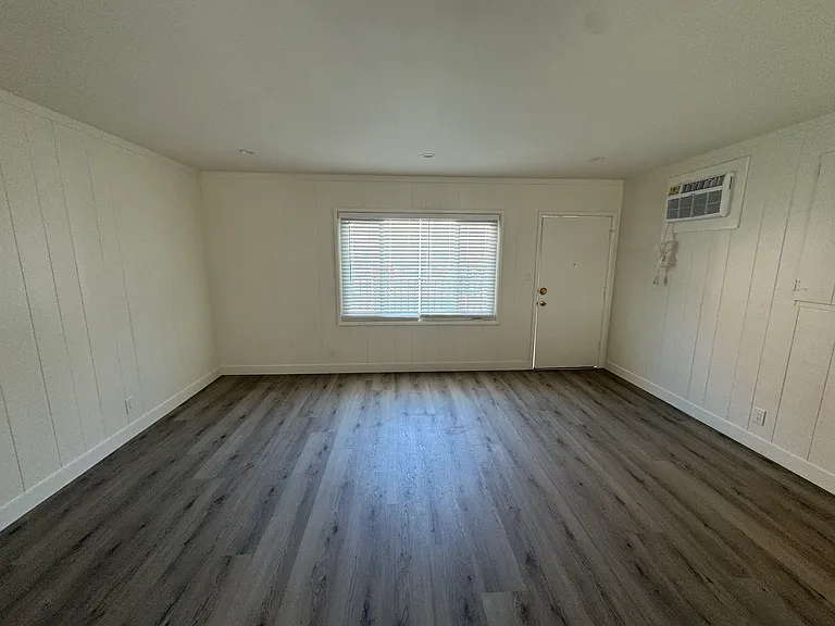 15461 Moorpark St #5 — Photo 8