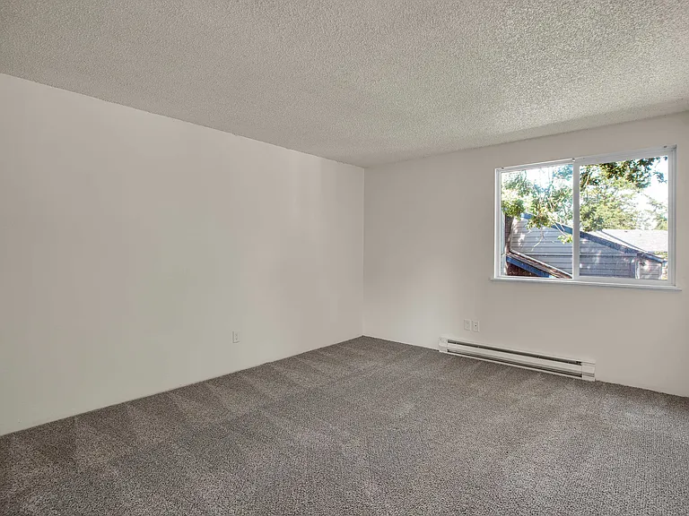 Riverview Apartments — Photo 23