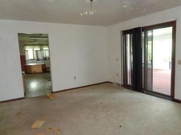 3rd image of 316 Farrar Ln