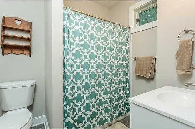 Full Bathroom off of Kitchen