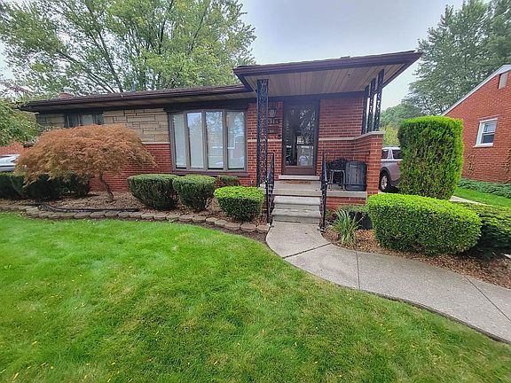 2nd image of 8914 Hillcrest St