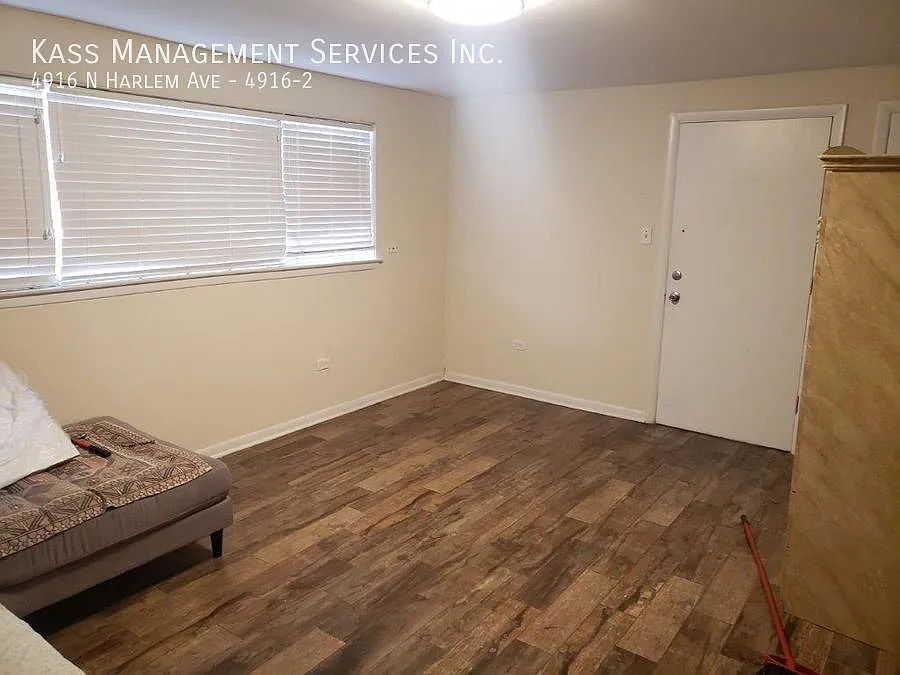 Building Photo - 4916 N Harlem Ave #2