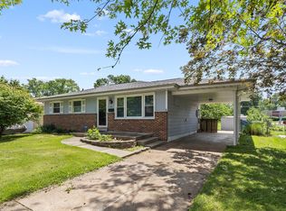 26 Manor Dr, Florissant, MO 63031