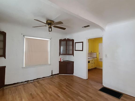 4th image of 4508 E Grant Ave