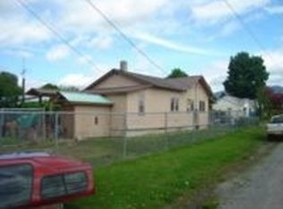 301 7th St, Priest River, ID 83856