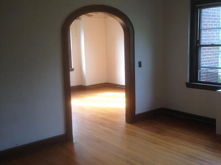 2325 Avenham Ave SW #2 — Photo 1
