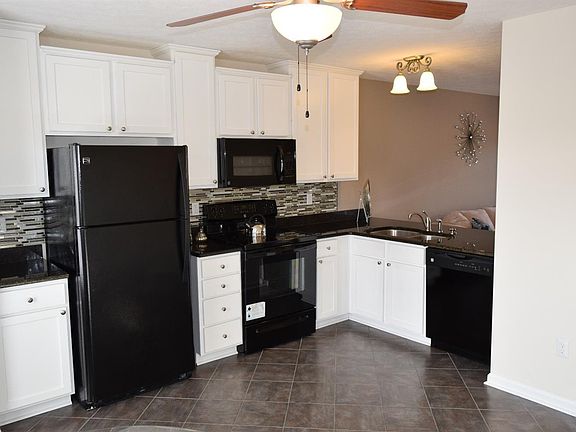 4th image of 17 Gloucester Dr