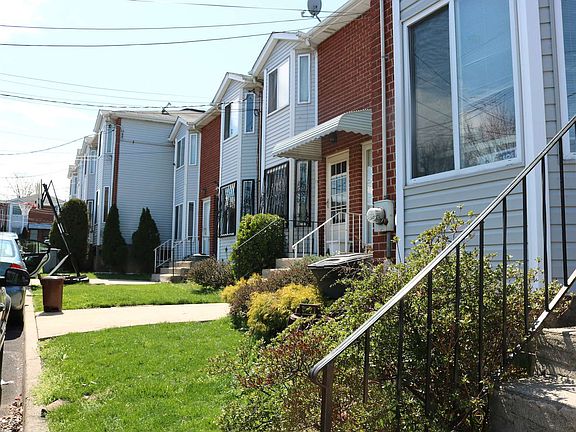 3rd image of 24 Northfield Ct