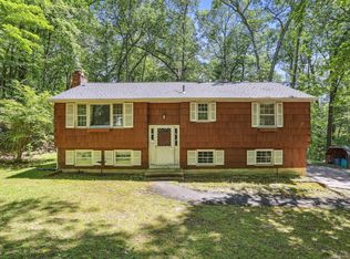 10 New Light Dr, Danbury, CT 06810