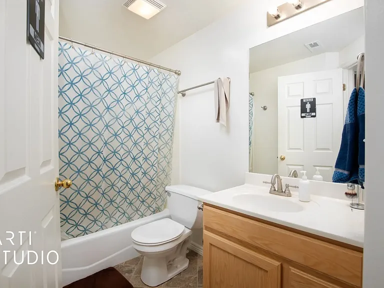 331 N Belmont Pl #233 — Photo 7