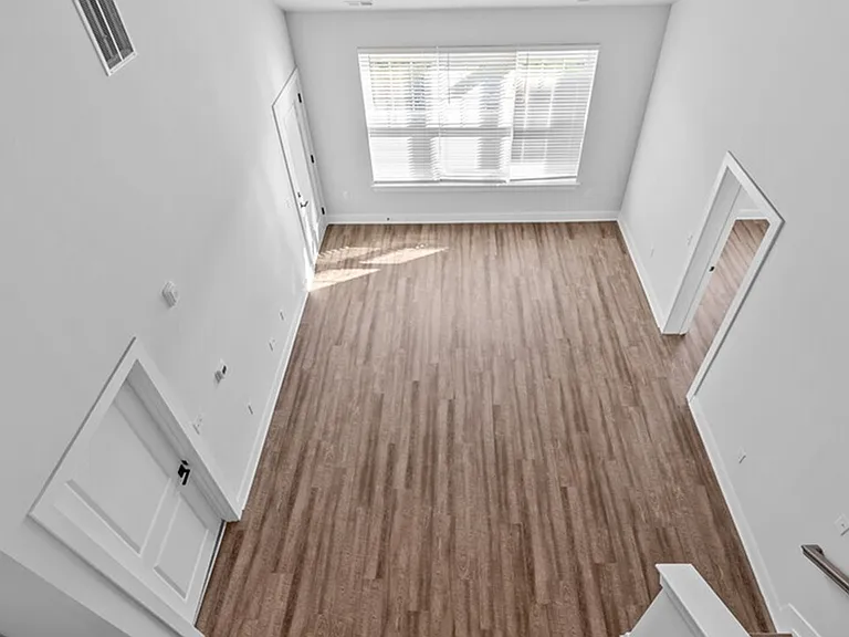 HH Bath View Apartments — Photo 18