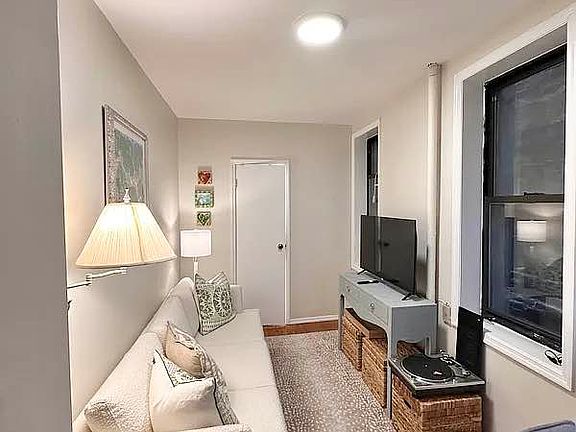 4th image of 120 W 3rd St APT 10