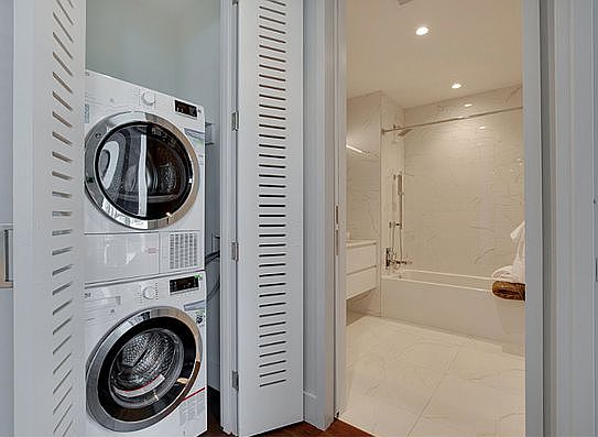 4th image of 222 E 44th St APT 8G