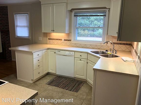 5th image of 856 Hutcheson Dr