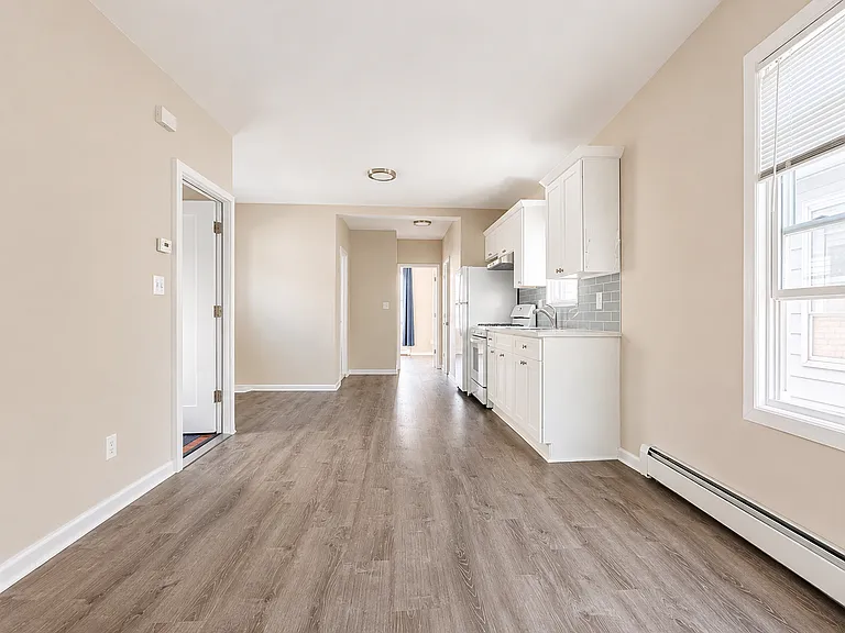 2222 W 6th St #2 — Photo 5