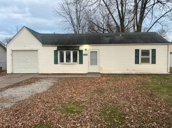 7403 Oak St, Davenport, IA 52806