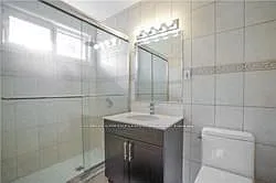 12 Lochinvar Cres — Photo 8