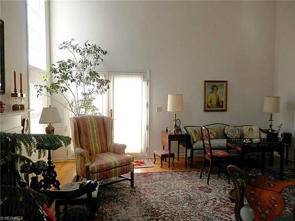 5th image of 100 Riverview Ct