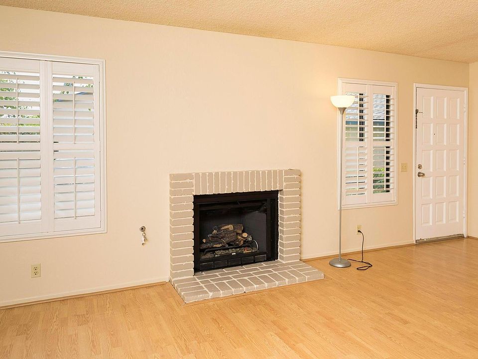 Living room with fireplace