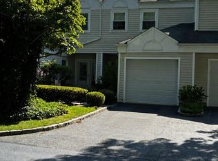 3 Pidgeon Ct, Manorville, NY 11949