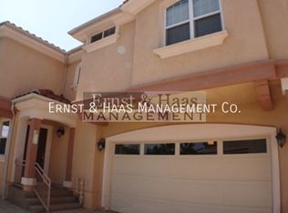 2028 E 19th St, Signal Hill, CA 90755