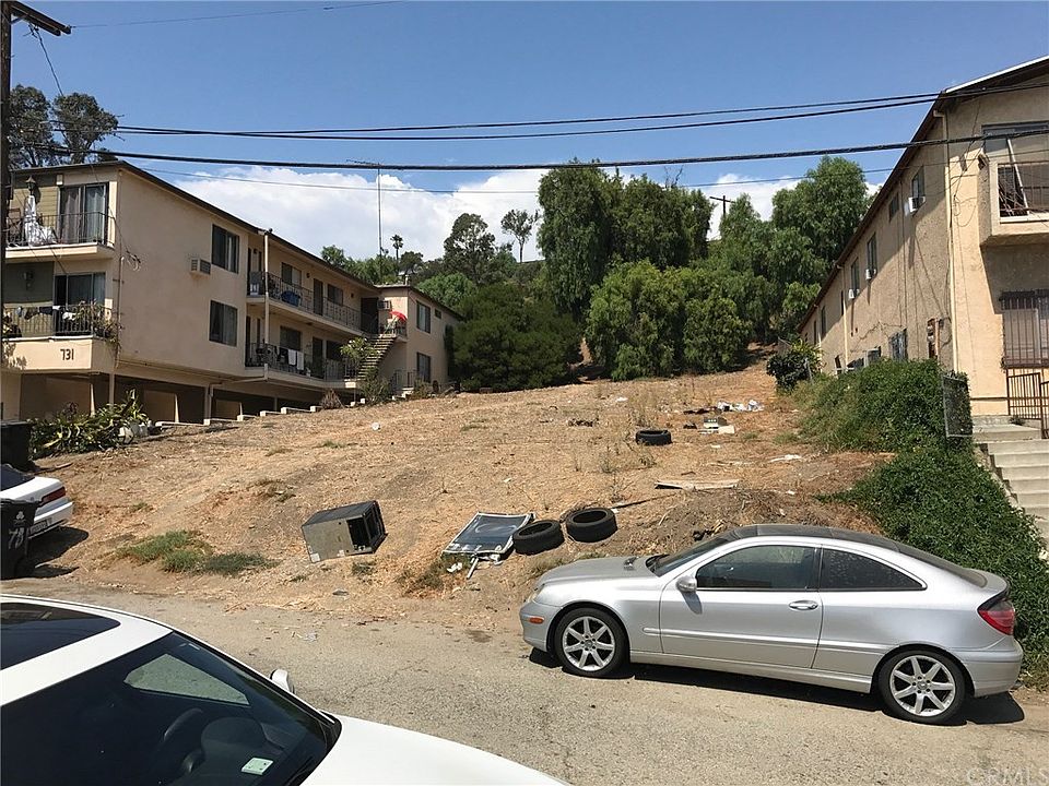 1st image of 727 Bernard St