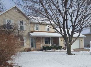 2912 Westmoor Rd, Oshkosh, WI 54904