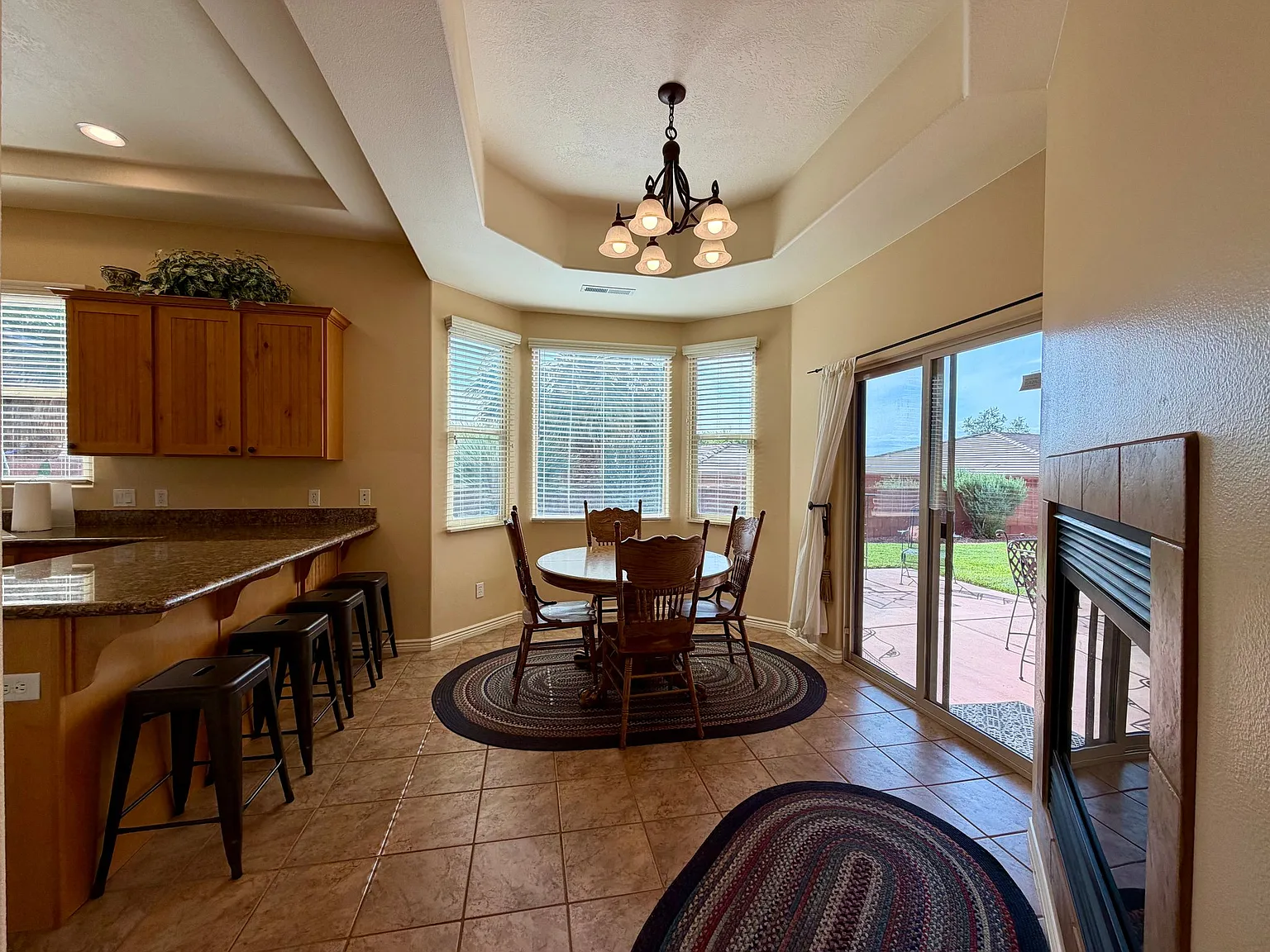 Charming 3 Bed/2 Bath Home in Saint George - Available 09/01 - $2500 — Photo 4