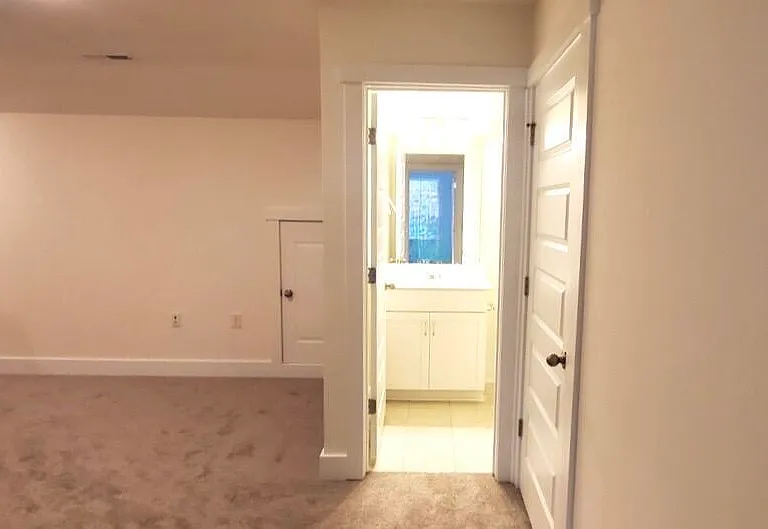 6915 Doddridge Ln — Photo 12