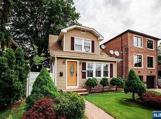 127 E Brinkerhoff Ave, Palisades Park, NJ 07650