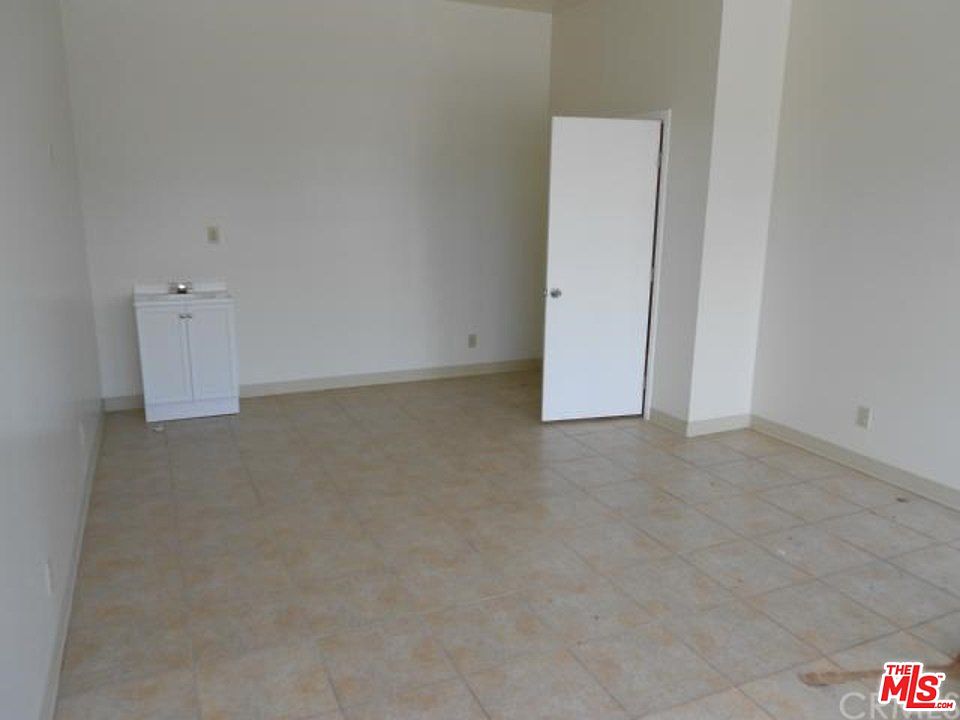 2nd image of 9219 S San Pedro St