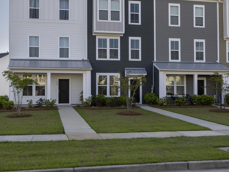 1st image of 170 Yorkshire Dr #8