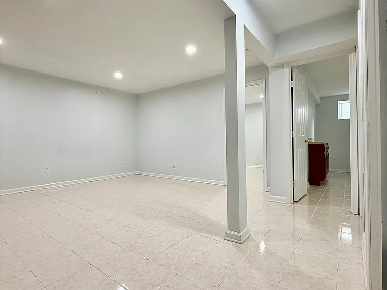 13643 Spinning Wheel Dr — Photo 3